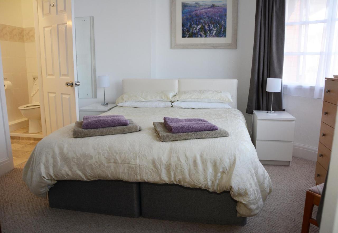 The Cove Guest House Ріл Екстер'єр фото
