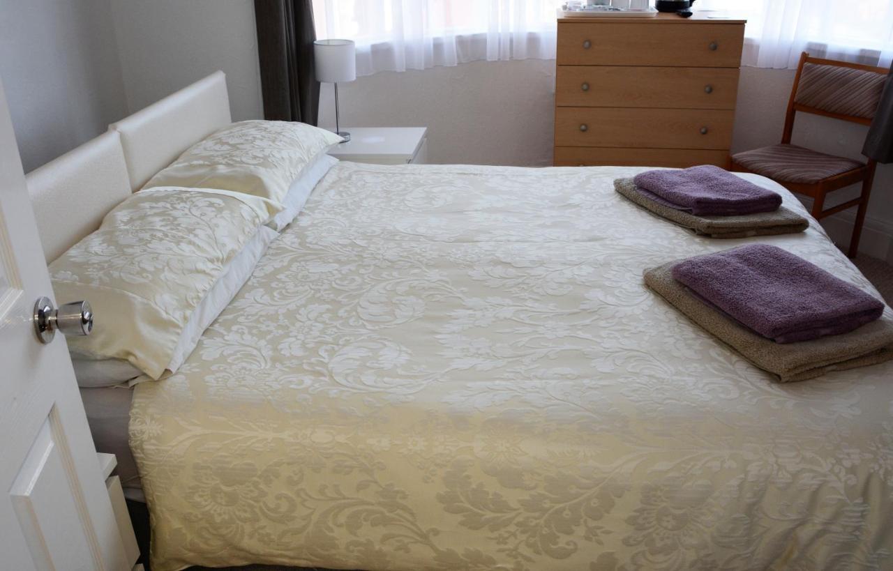 The Cove Guest House Ріл Екстер'єр фото
